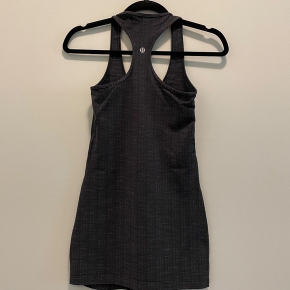Women's Lululemon Racerback Tank sz XS - Picture 3 of 3